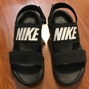 Nike tanjun sandals